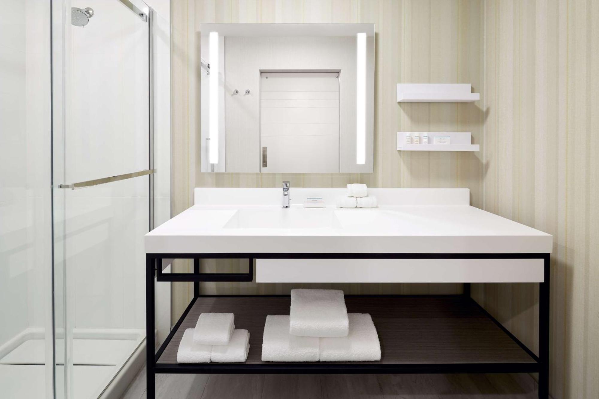Hilton Garden Inn Montreal Midtown, Quebec, Canada Kültér fotó
