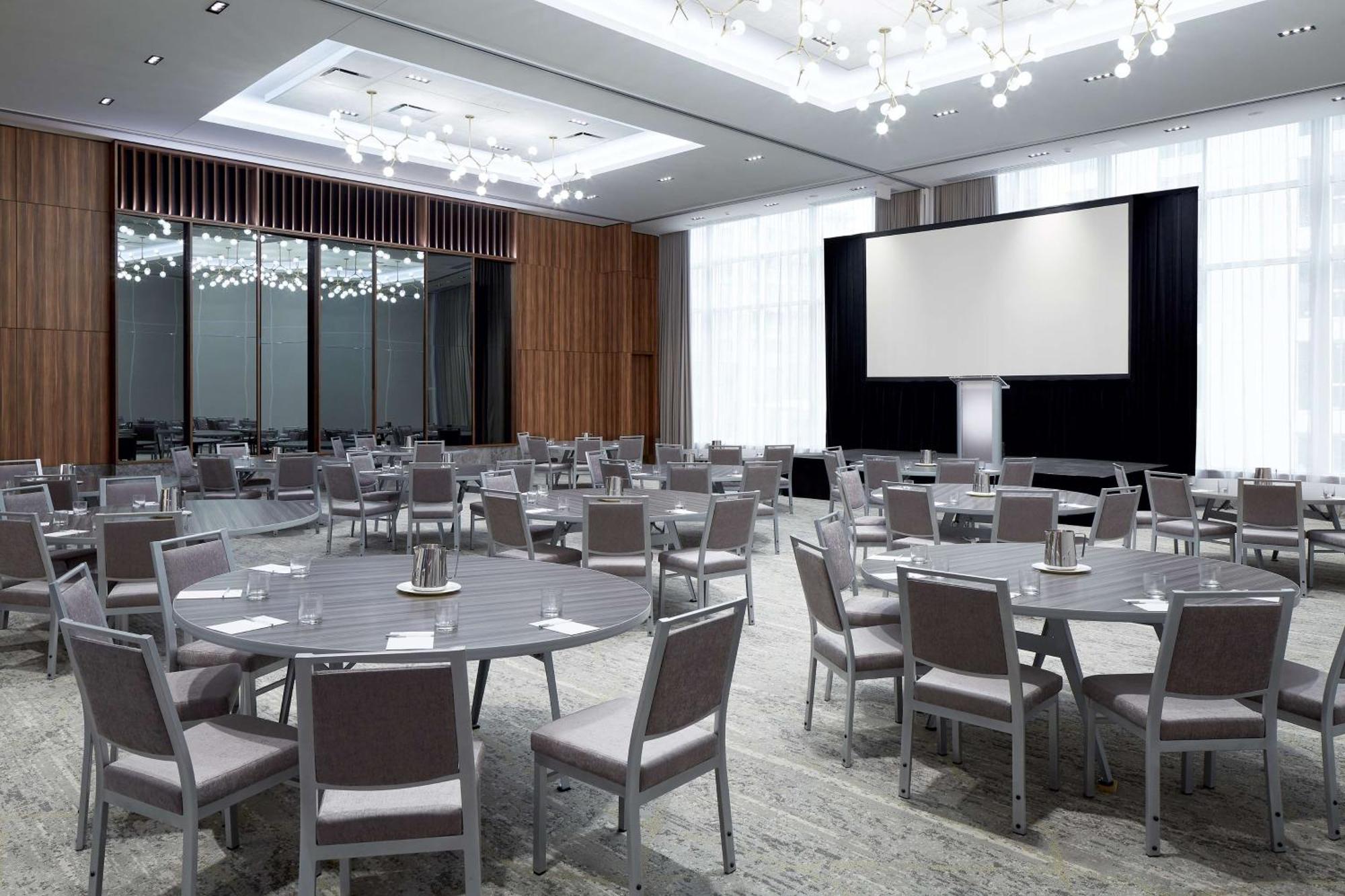 Hilton Garden Inn Montreal Midtown, Quebec, Canada Kültér fotó